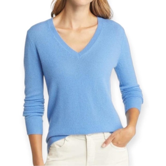 Only Mine EUC Cranberry 2 ply 100% Cashmere V neck Sweater SZ X-Small - Picture 4 of 5